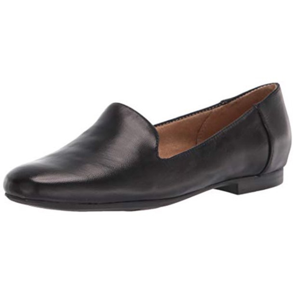 Naturalizer Black Leather Loafers